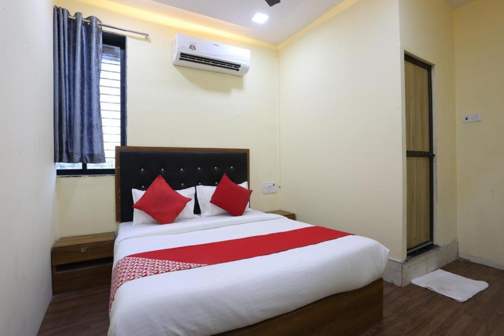 Hotel Crown Goregaon Mumbai — Photos 1